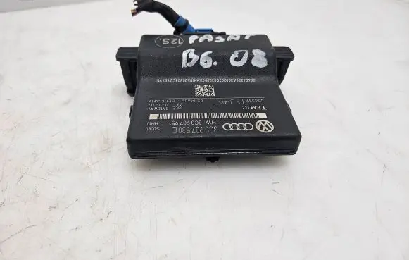 Volkswagen PASSAT B6 Gateway control module 3C0907530E