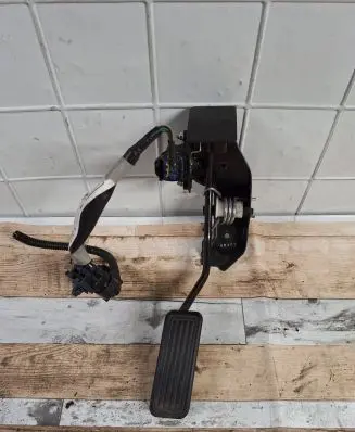 Toyota Corolla Verso AR10 Accelerator throttle pedal 822230F040C 088265