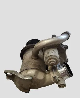 Volkswagen Golf VI EGR valve 04L131501C Y2392008 04L131512D