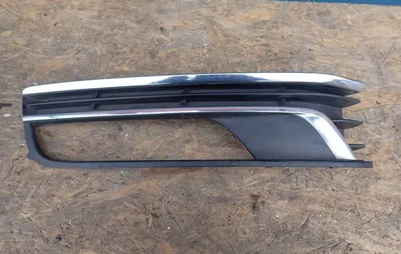 Volkswagen PASSAT B7 Front fog light trim/grill 3AA853665