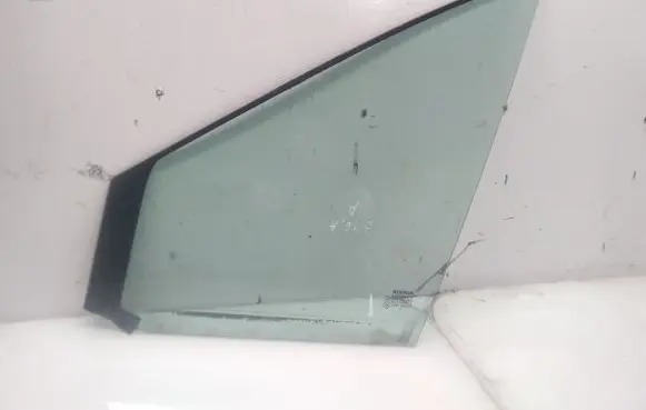 Renault Scenic II - Grand scenic II Front door vent window glass four-door 
