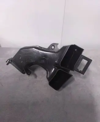 Ford Bronco Air intake hose/pipe LJ6B18C298AA