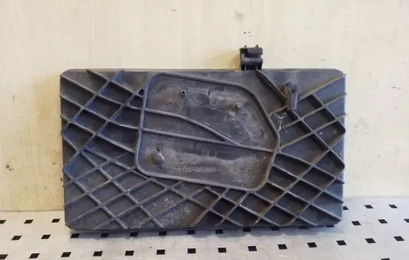 Battery tray