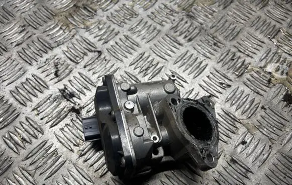 Renault Clio IV EGR valve 147109074R