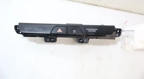 KIA Rio Hazard light switch