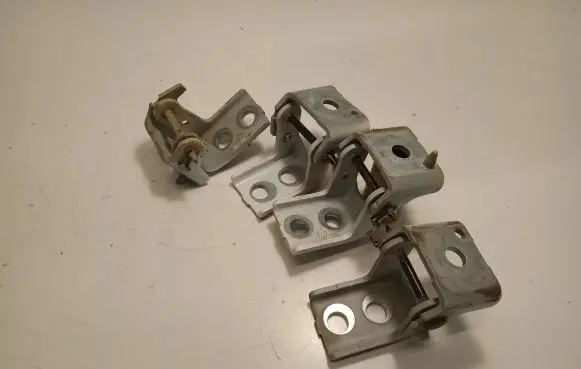 Peugeot 308 Front door upper hinge 28964