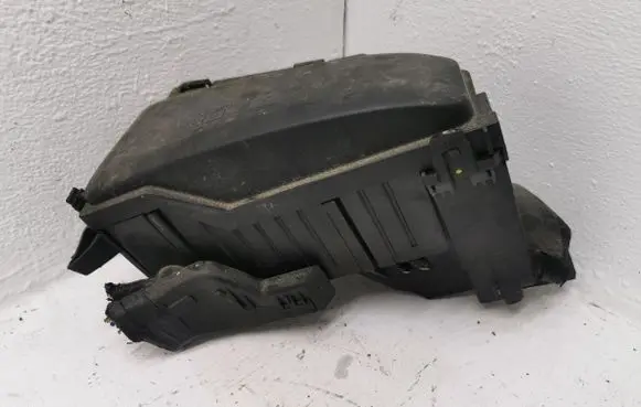 Ford Mondeo MK IV Relay mounting block 8G9T14A067AB