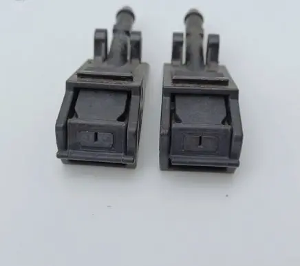 Volkswagen Golf V Windshield washer spray nozzle 8E0955985