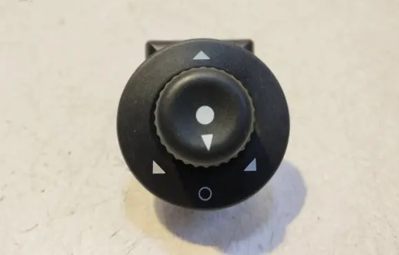 Citroen Xsara Picasso Wing mirror switch 185526
