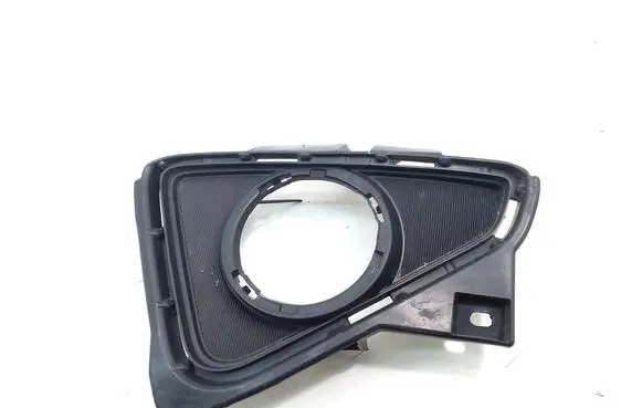 Toyota RAV 4 (XA40) Front fog light trim/grill 5204042060