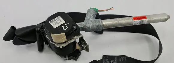 Volvo XC70 Rear seatbelt 39859391