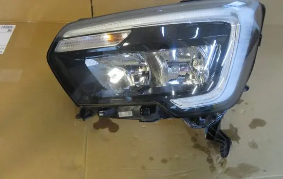 Renault Master III Headlight/headlamp 260607867R
