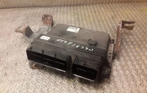 Lexus IS 220D-250-350 Engine control unit/module 8966153701