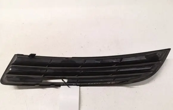 Volkswagen PASSAT B6 Front bumper lower grill 3C0853666