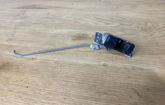 Opel Vivaro Tailgate lock latch 8200007346