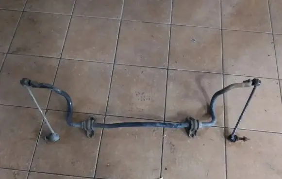 Nissan Leaf I (ZE0) Front anti-roll bar/sway bar