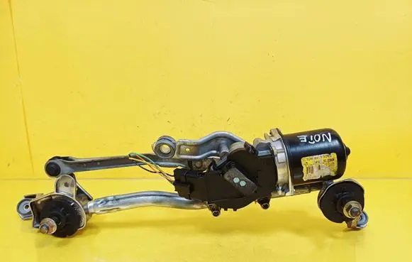 Nissan Note (E11) Front wiper linkage and motor 