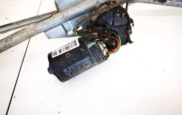 Volkswagen PASSAT B4 Wiper motor 0390241124 3a1955113