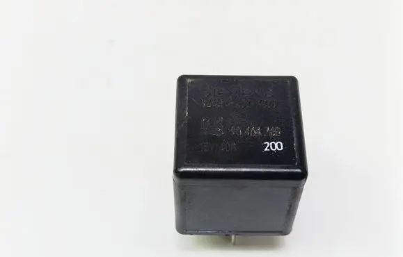 Opel Zafira A Other relay 90464760