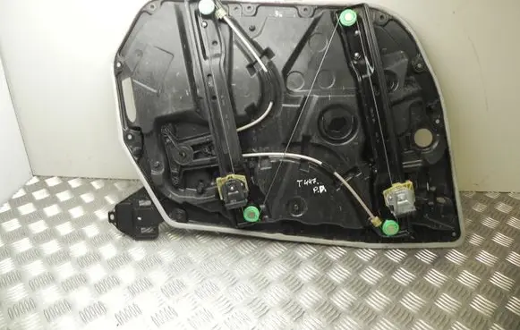 Mercedes-Benz C AMG W205 Front door window regulator with motor C08733106 I12130