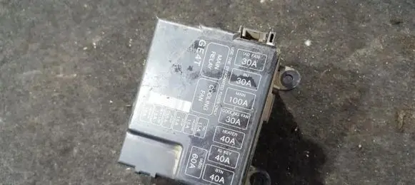 Mazda 626 Fuse box set 72543034