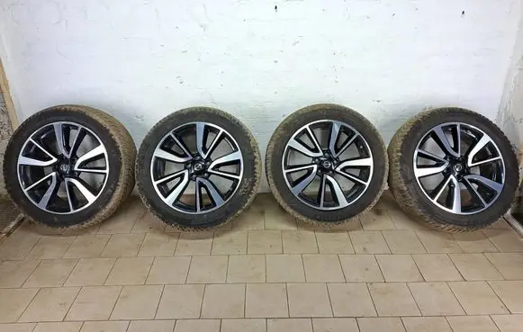 Nissan X-Trail T32 R19 alloy rim 4CB3A