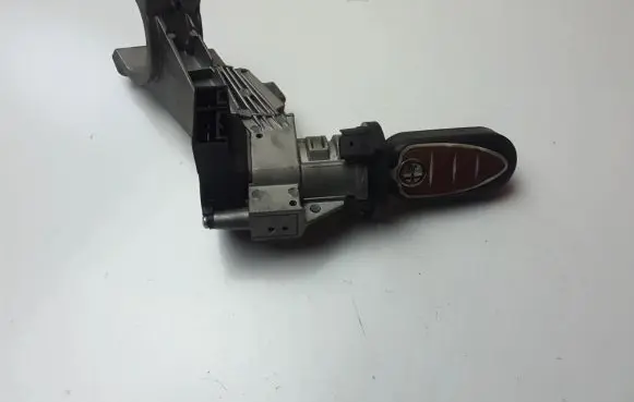 Alfa Romeo Giulietta Ignition lock 61141100