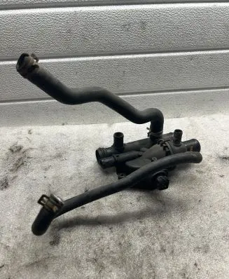 Volkswagen Cross Polo Thermostat housing 8200154300