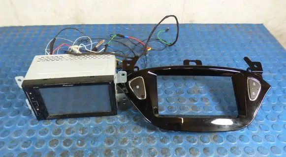 Opel Corsa E Radio/CD/DVD/GPS head unit CARTDMHA240BT DMHA240BT 10R064730