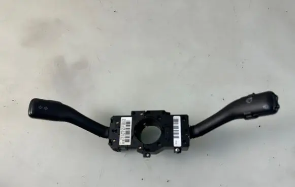 Skoda Fabia Mk1 (6Y) Wiper turn signal indicator stalk/switch 8L0953513G