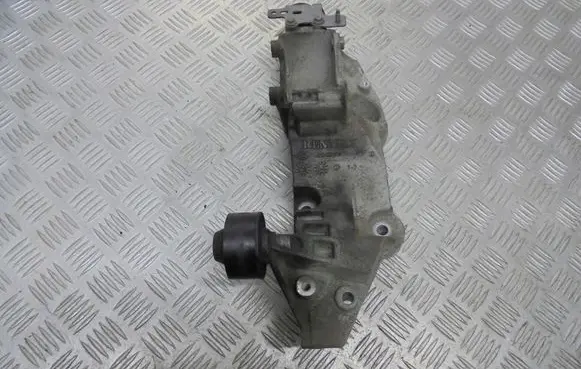 Renault Laguna III Generator/alternator bracket 8200527320