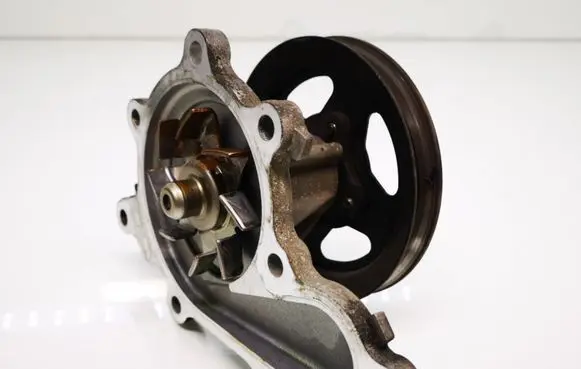 Nissan Primera Water pump WAYD1 4X19