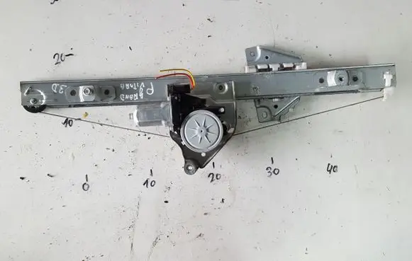 Suzuki Grand Vitara II Rear door window regulator with motor