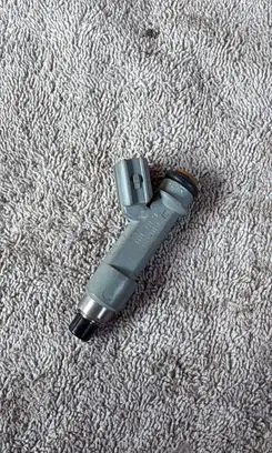 Toyota Yaris Fuel injector 2320909030