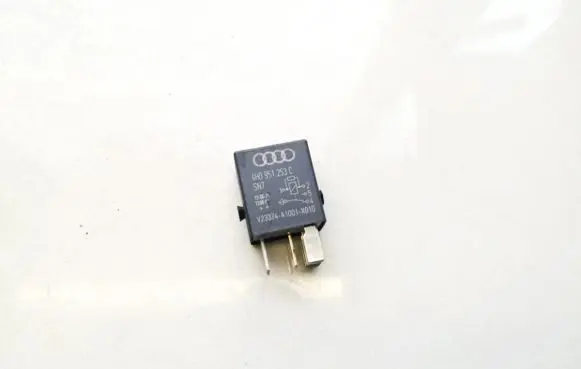 Volkswagen Jetta VI Other relay 4h0951253c v23374-a1001-x010