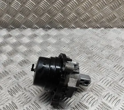 BMW 4 F32 F33 Engine mount bracket 6799104