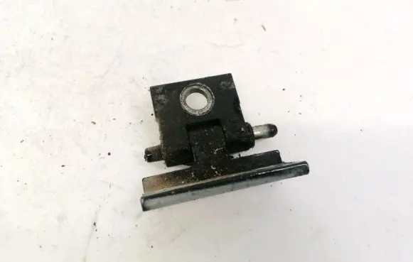 Volvo V70 Rear door lower hinge
