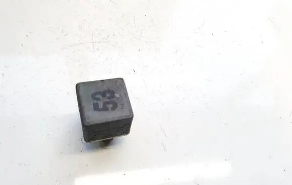 Volkswagen Polo IV 9N3 Other relay 141951253B