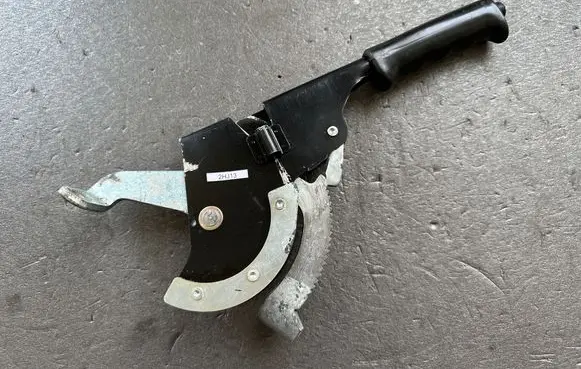 Toyota Land Cruiser (FJ60) Hand parking brake switch 462106004001