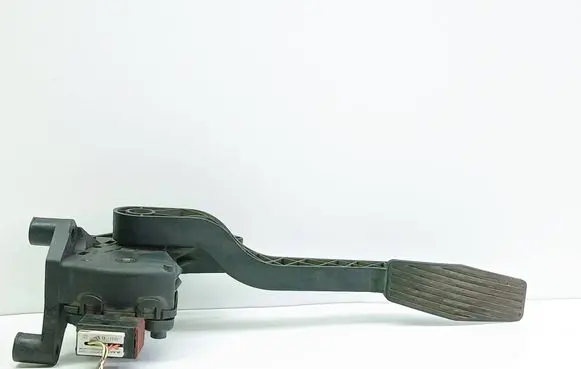 Opel Combo C Accelerator throttle pedal 9129423 6PV00811000
