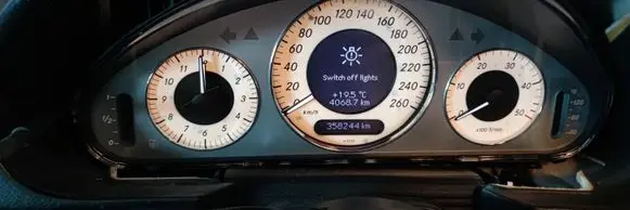 Mercedes-Benz E W211 Speedometer (instrument cluster) A2115406248 2115406248