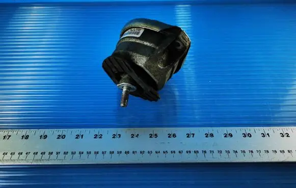 BMW 6 E63 E64 Engine mount bracket RM676260804 15934612FR 586295F