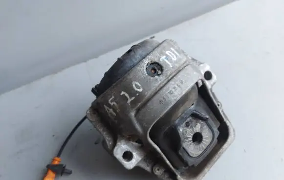 Audi Q5 SQ5 Engine mount bracket 8K199381