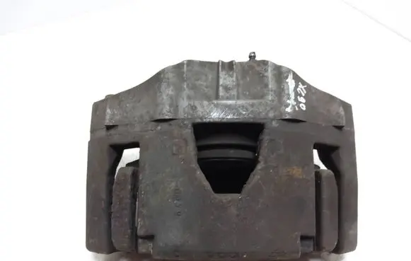 Volvo XC90 Front brake caliper 30657303