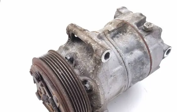 Renault Megane IV Air conditioning (A/C) compressor (pump) 926002410R