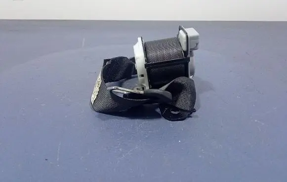 Toyota Auris E180 Front seatbelt 7336002750