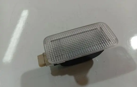Toyota Auris 150 Other interior light 8124005041