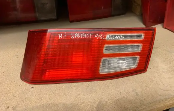 Mitsubishi Galant Tailgate rear/tail lights 22687201