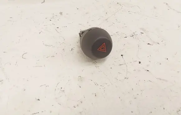 Toyota RAV 4 (XA30) Hazard light switch 15B060