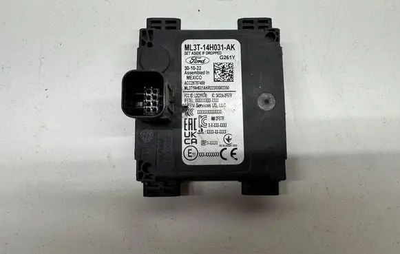 Ford Mustang I Blind spot module ML3T14H031AK